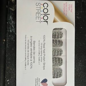 Color Street nail polish strips